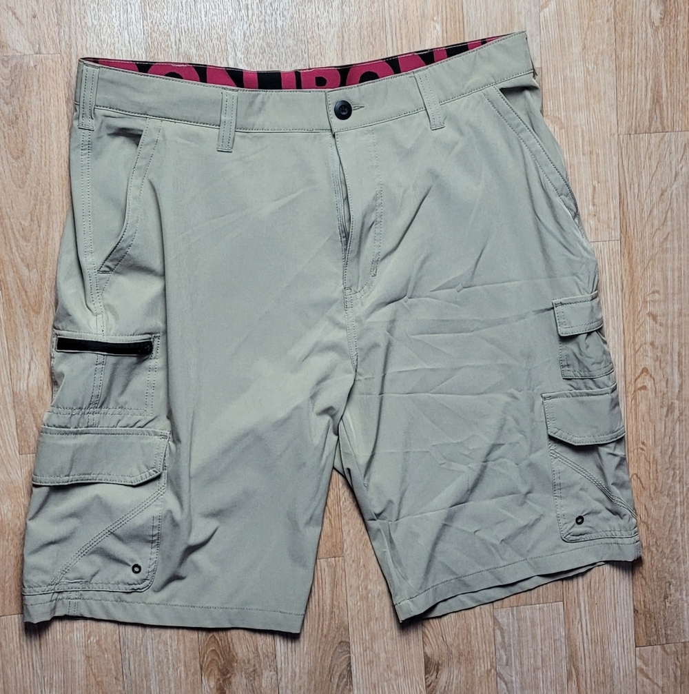 Men's Iron Co Cargo Shorts in Light Tan Size 38